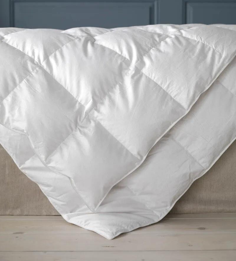 Four Seasons White duvet medium hard filling 160x220cm - White