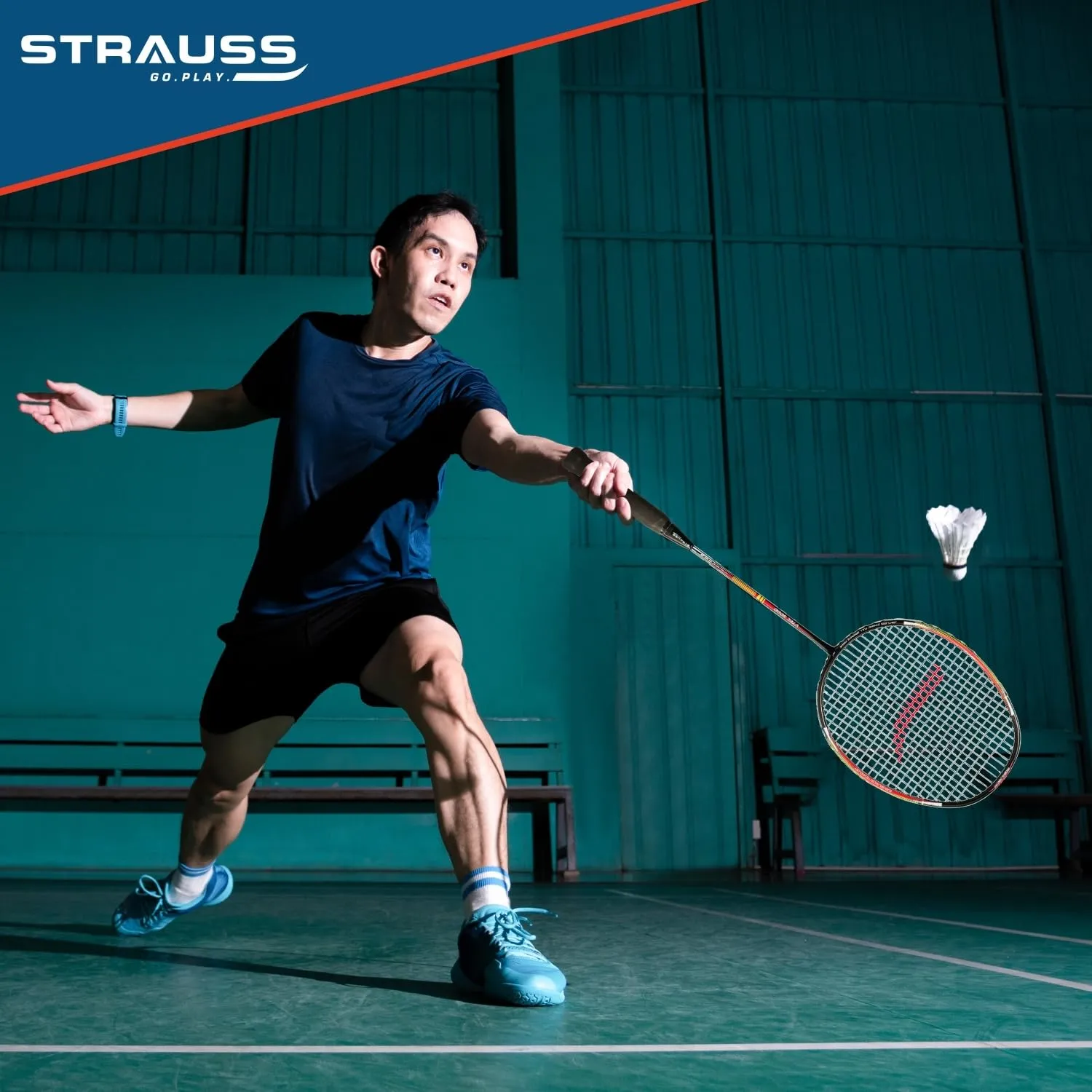 Strauss Pace-7000 Full Graphite Badminton Racquet with Carry Bag| Lightweight 90g| High-Performance Racket for Professionals and Beginners| Enhanced Grip Handle |Pack of 1,(Red Strung)