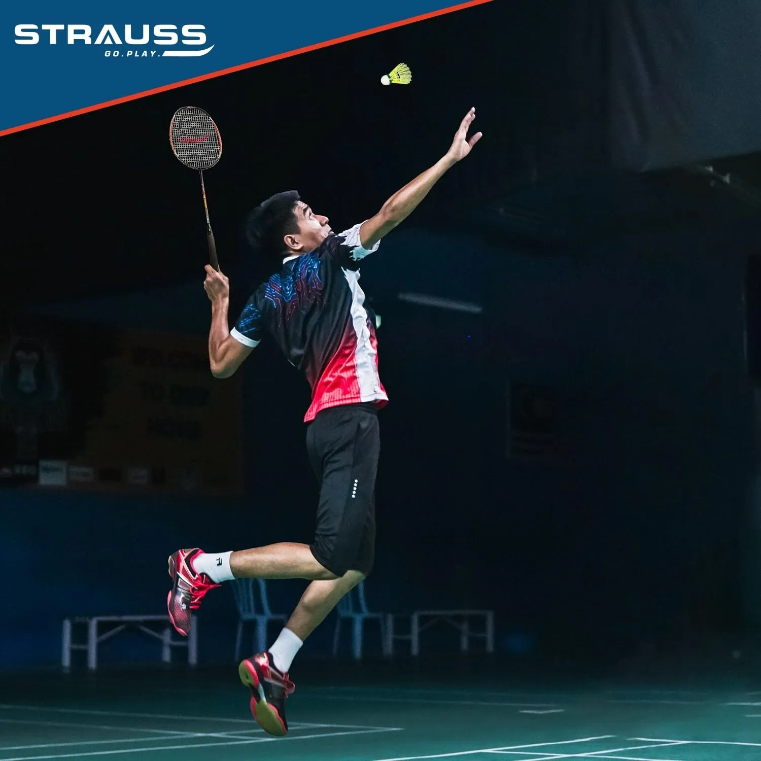 Strauss Pace-7000 Full Graphite Badminton Racquet with Carry Bag| Lightweight 90g| High-Performance Racket for Professionals and Beginners| Enhanced Grip Handle |Pack of 1,(Red Strung)